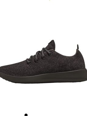 NWOT All Birds Black wool runner Lace-Up Sneakers size 9